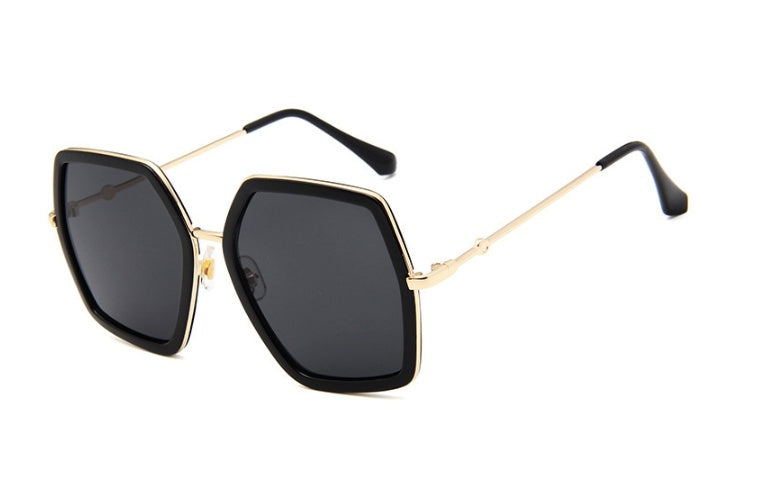 Sunglasses with gold frame and black lenses
lightweight eyeglasses
aesthetic eyewear
everyday glasses
premium eyewear frames
optical fashion glasses
minimalist eyewear
luxury eyewear
comfortable eyeglasses